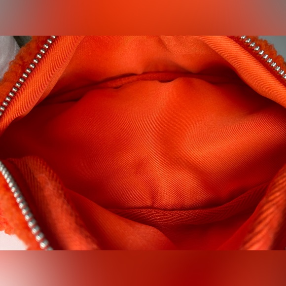 GAP crossbody orange plush bag - Picture 3 of 3